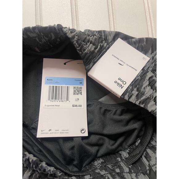 NWT Nike Girls One Woven High-Waisted Shorts Black Gray - Size Girl's Medium - Picture 3 of 5